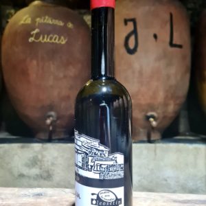 Vino de pitarra tradiconal de Robledillo de Gata Uno de los pueblos mas bonitos de España, bodega de vinos