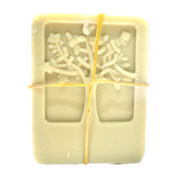 jabon natural con aceite de oliva virgen extra y hipérico los jabones de lumi oleosetin