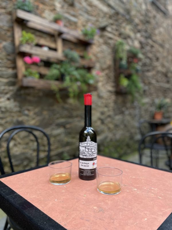 Vino tradicional de Robledillo De Gata, la bodega de Lucas